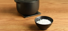 Load image into Gallery viewer, KAKOMI rice cooker 1.2L
